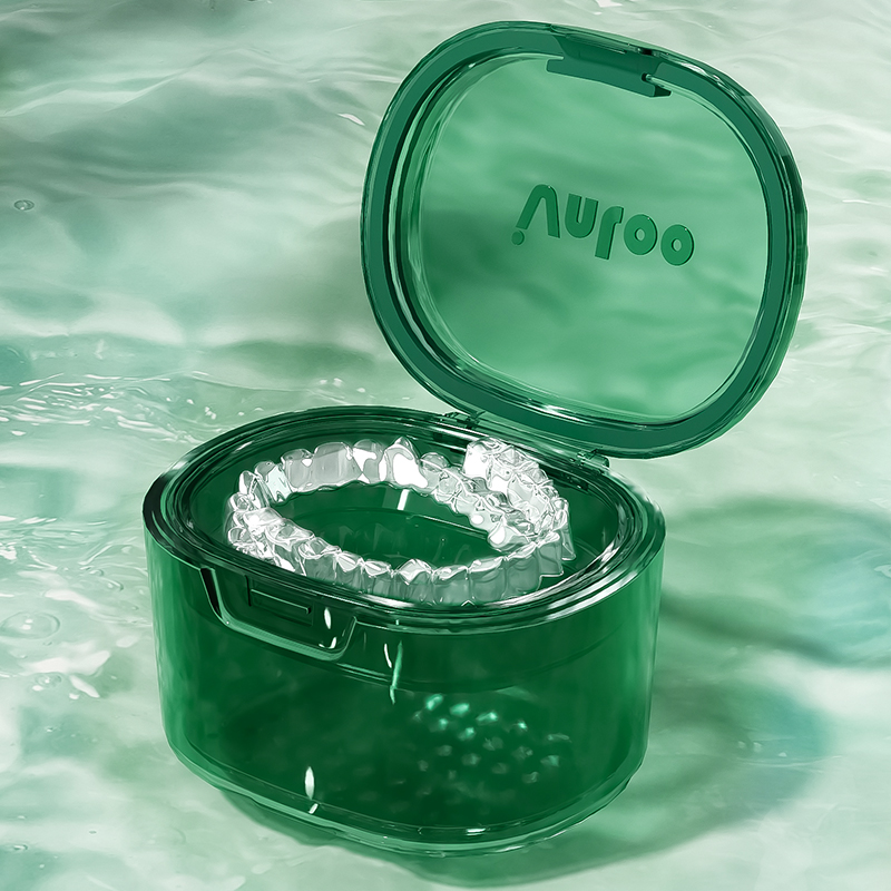 隐形牙套收纳清洁两用