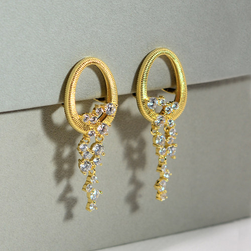 订制款无痛螺旋耳夹美观隐形