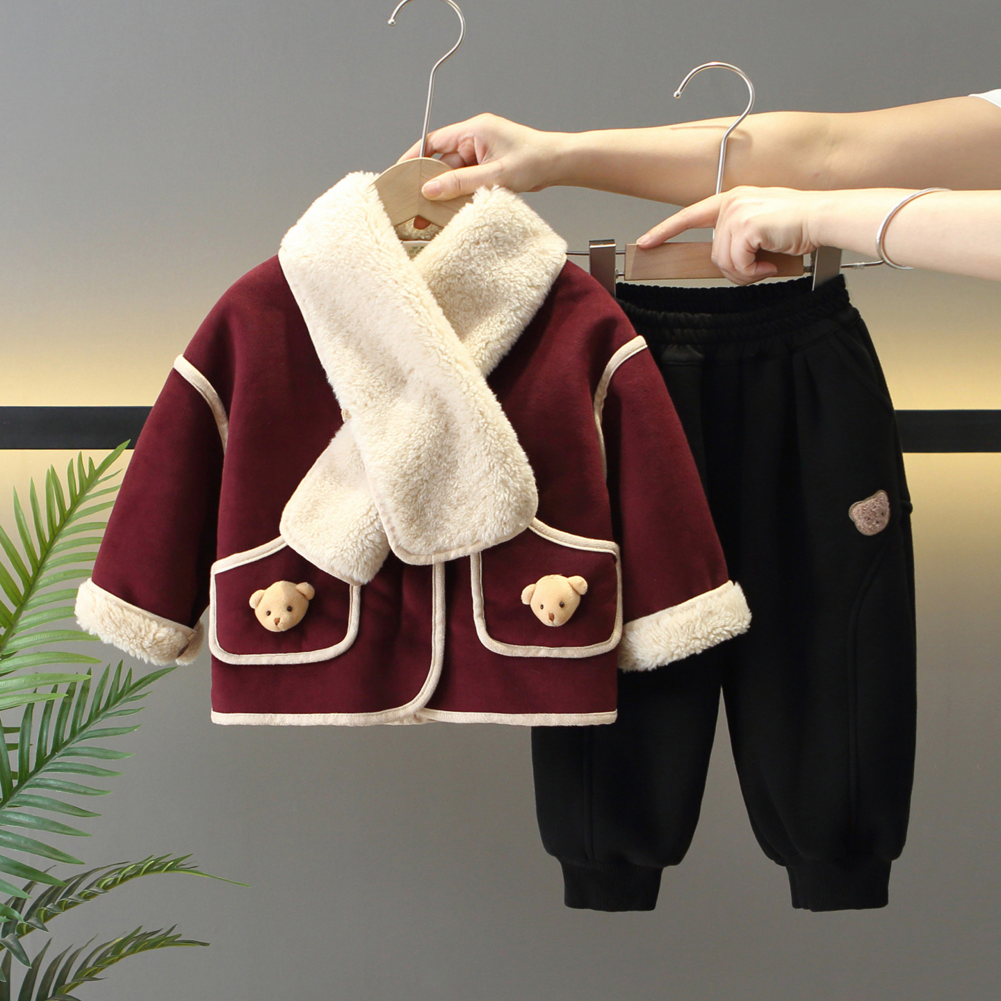 男童冬季套装加绒毛呢大衣拜年服