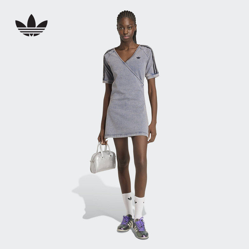 adidas阿迪达斯三叶草V领长裙2026夏女ADILENIUM牛仔连衣裙KZ5057