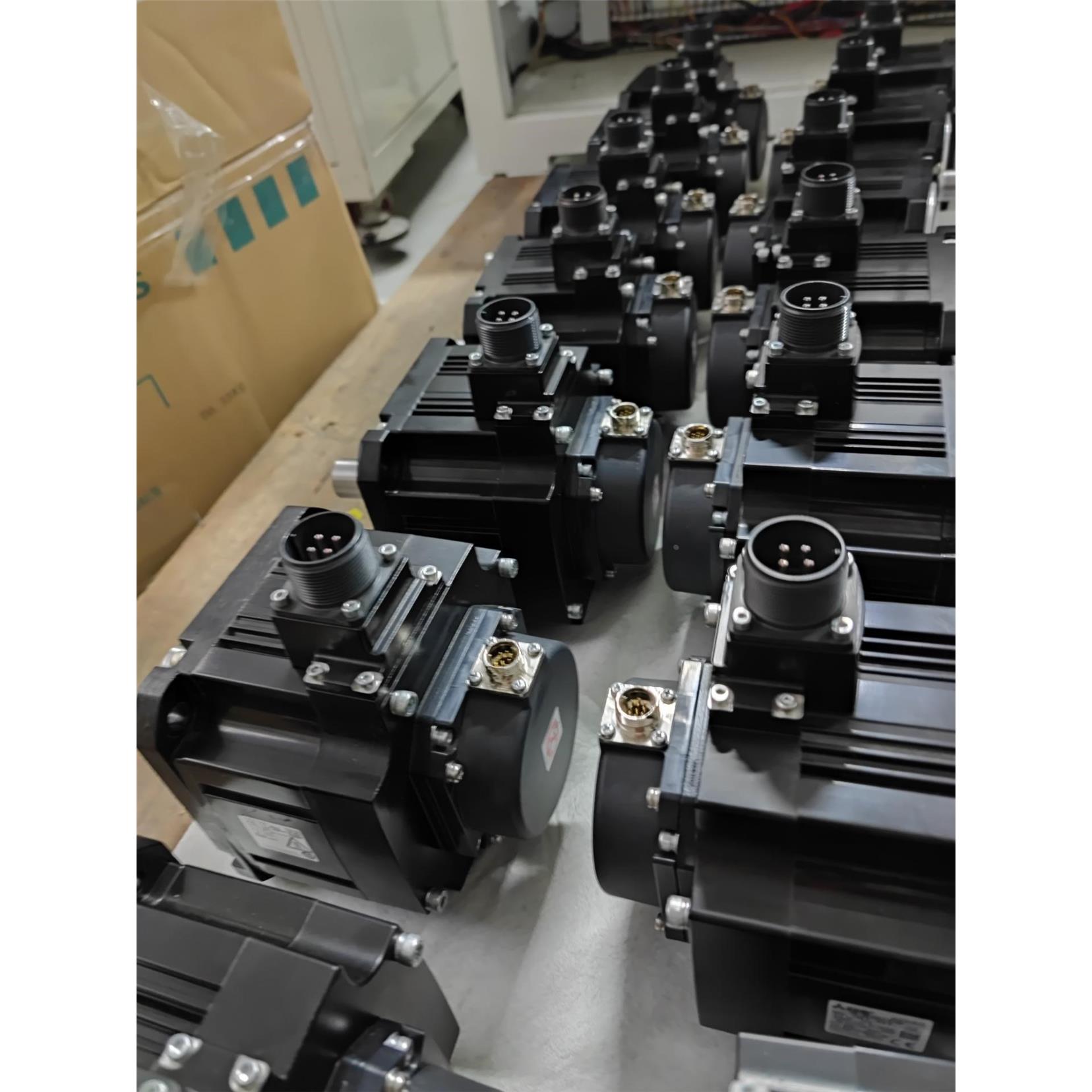 非实价议价议价三菱JE系列 1000w伺服电机套装 成色如图 功能包好