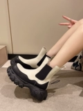 Martens, небольшие короткие сапоги, челси на платформе, модель весна 2024 года, визуально стройнят