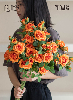 南十字人造花多头荔枝玫瑰无障碍豪华高雅的橙色客厅人造花插花干