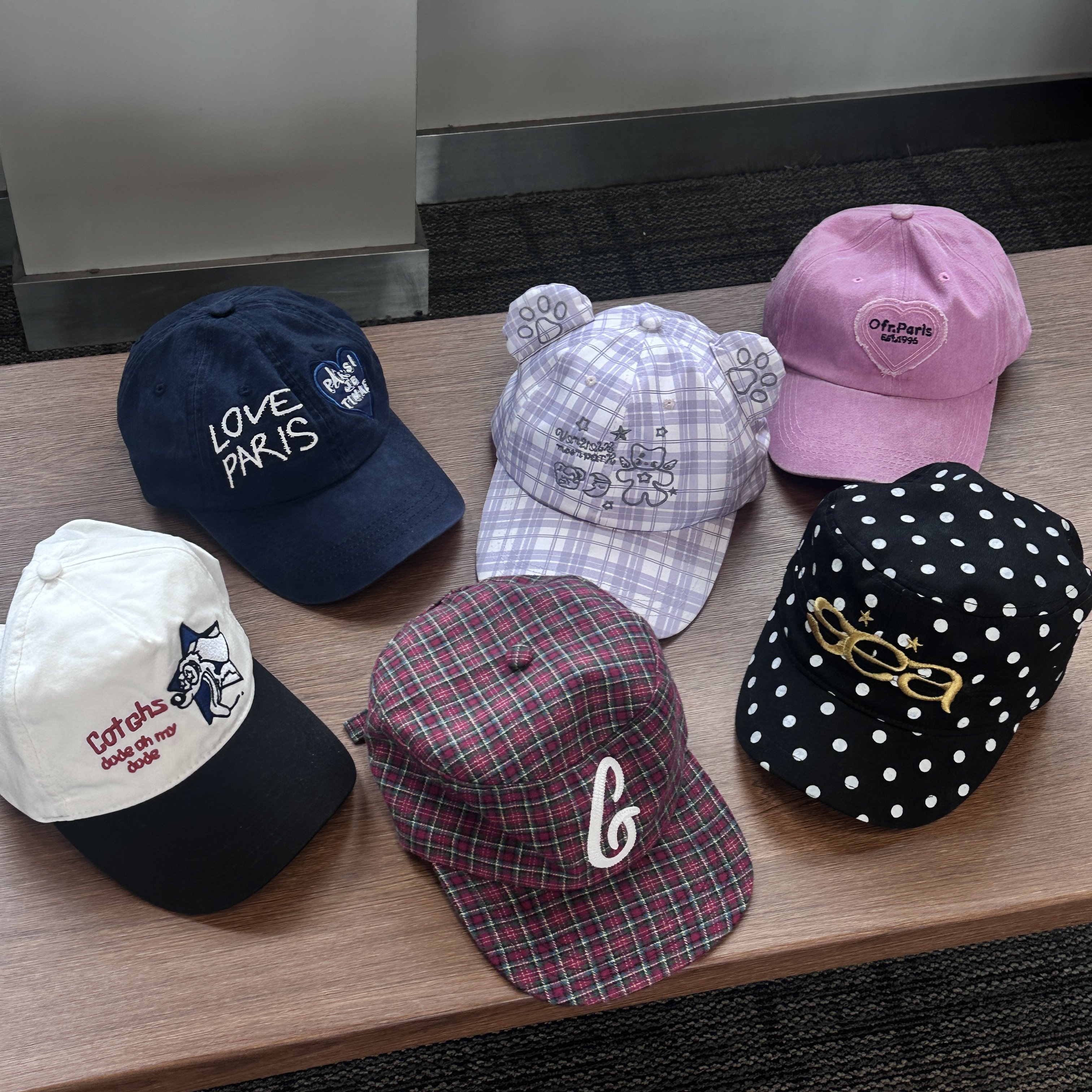 女性小众刺绣弯檐鸭舌帽中古风