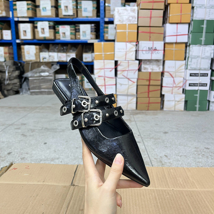 Lady Shoes外贸原单尖头浅口皮带扣平底单鞋简约时尚新款休闲凉鞋