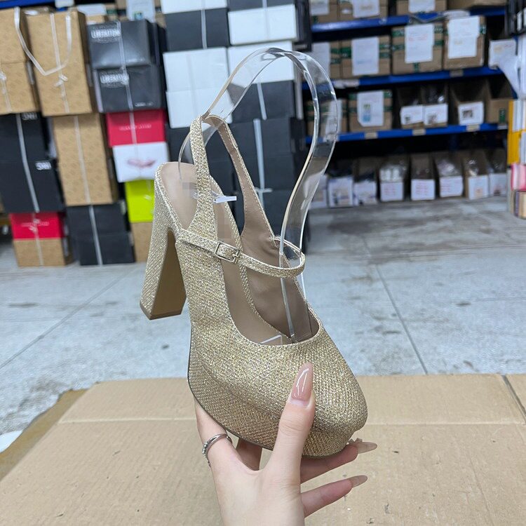 Lady Shoes 外贸原单女鞋微瑕圆头纯色厚底粗跟防水台一字扣凉鞋