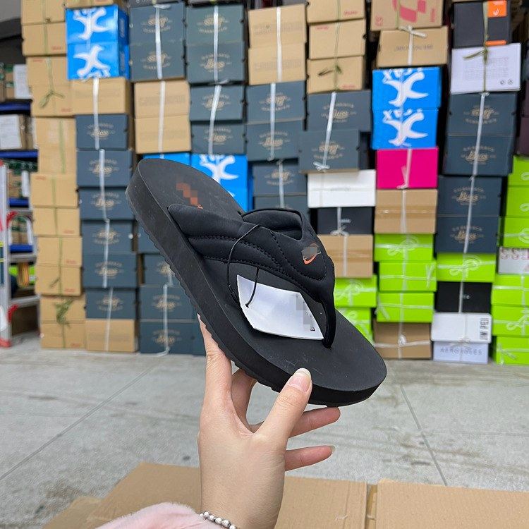 外贸原单男士鞋潮流夏季防滑简约户外休闲沙滩个性平底夹趾人字拖