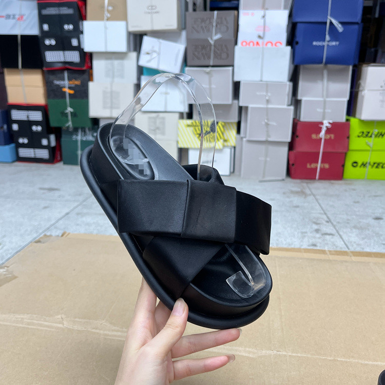 圆头纯色蝴蝶结厚底百搭拖鞋凉鞋