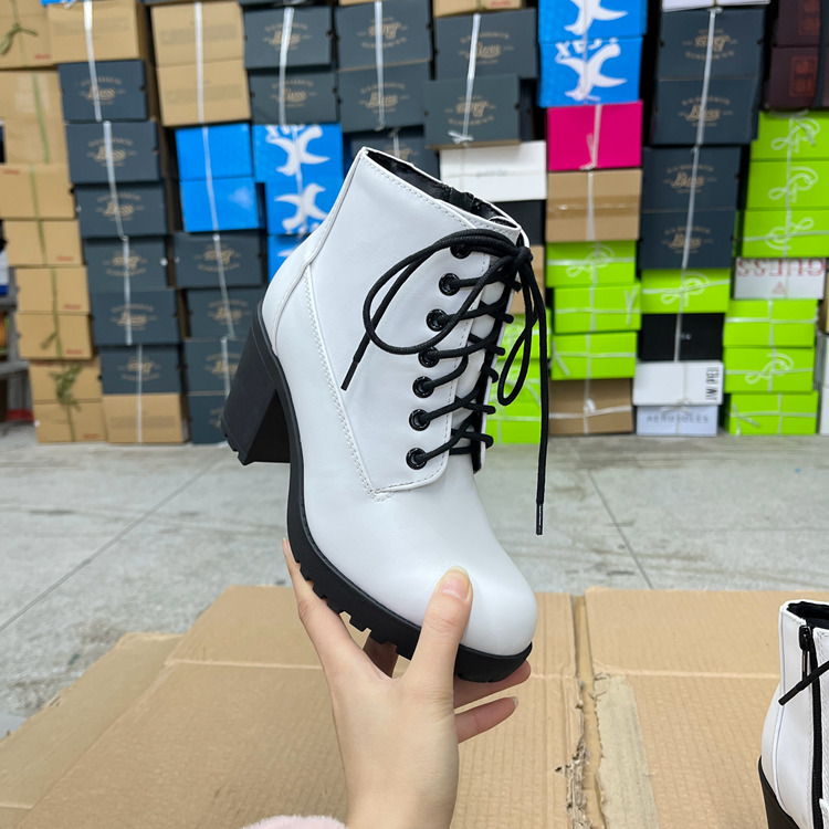 圆头纯色粗跟系带侧拉链时装短靴