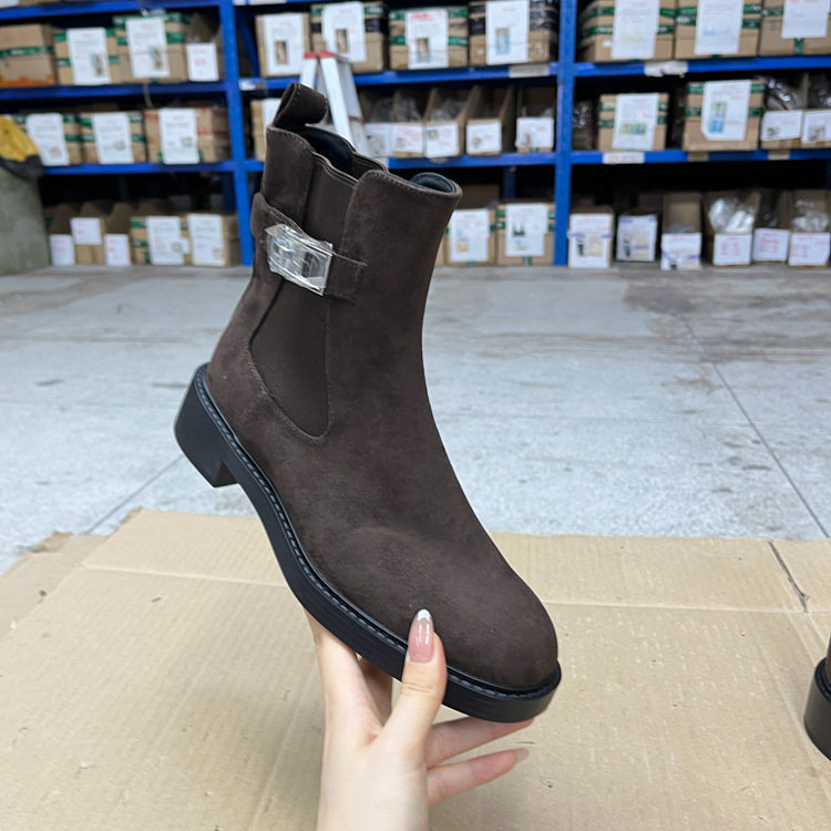 圆头纯色厚底粗跟皮带扣套筒短靴