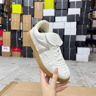 外贸原单女鞋新款时尚圆头休闲百搭平底系带单鞋大舌头运动平板鞋