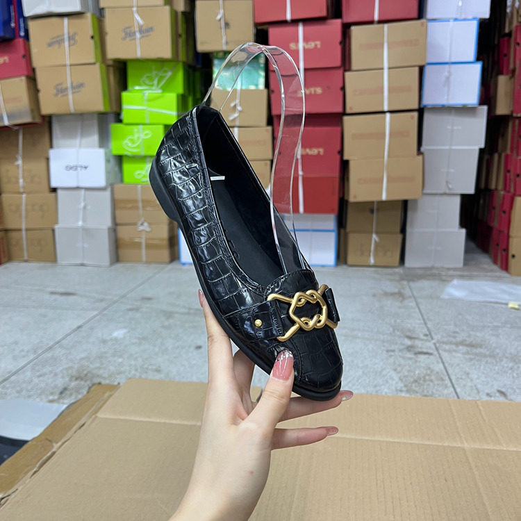 单鞋简约时尚新款舒适日常休闲