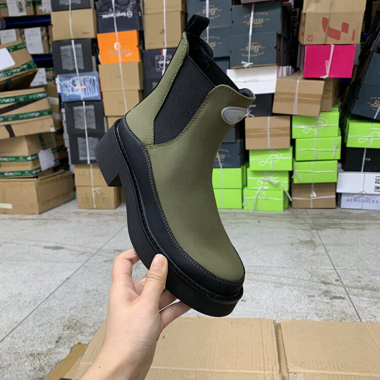 一脚蹬圆头粗跟女款靴子日常外穿
