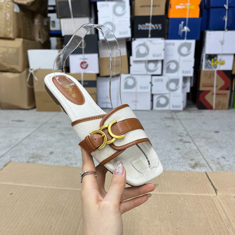 方头拼色皮带扣平底休闲拖鞋凉鞋