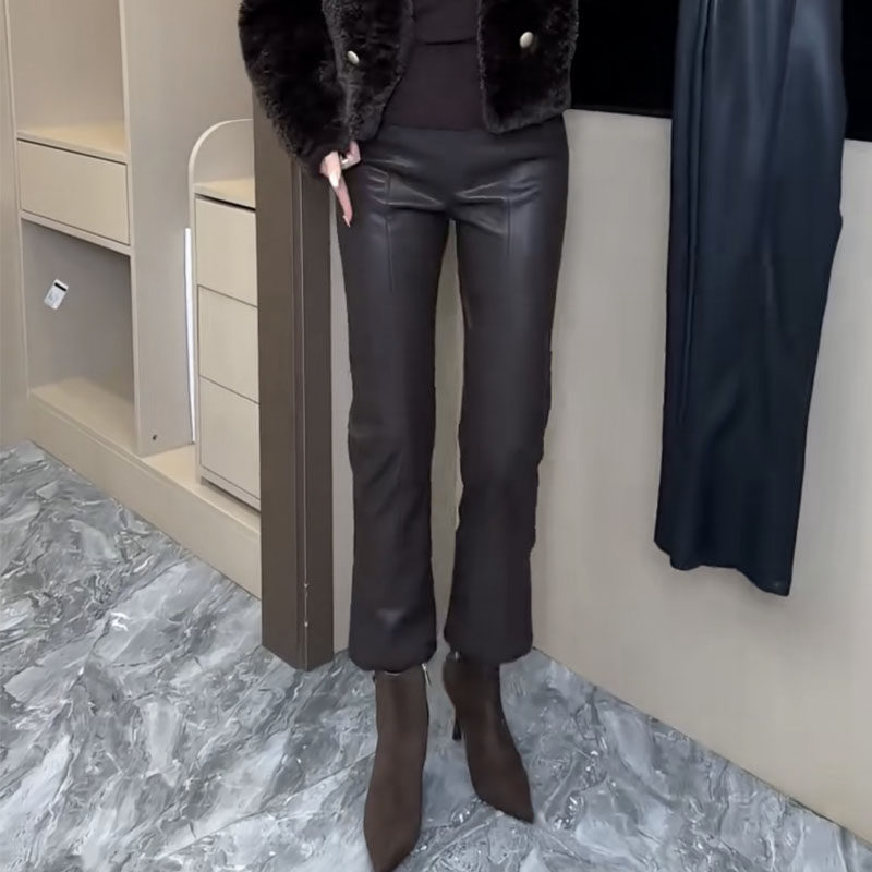 欧货复古高腰PU皮微喇裤女2025冬季弹力修身显瘦百搭九分直筒裤子