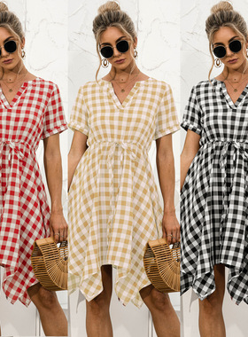 V-neck shortsleeved plaid irregular dressV领格子不规则连衣裙