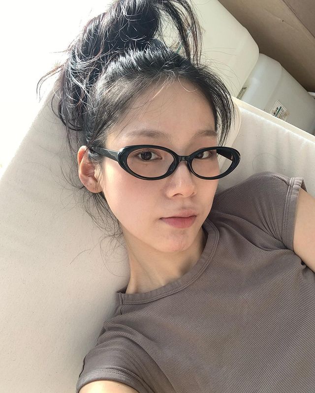 韩系ins博主款人手素颜搭感配平光眼镜框复古椭圆时髦y2k镜架款女