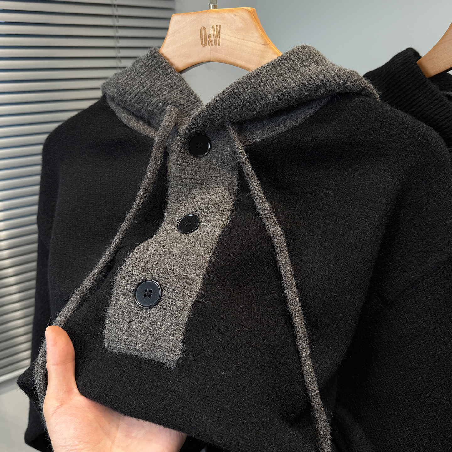 潮流拼色连帽毛衣男宽松