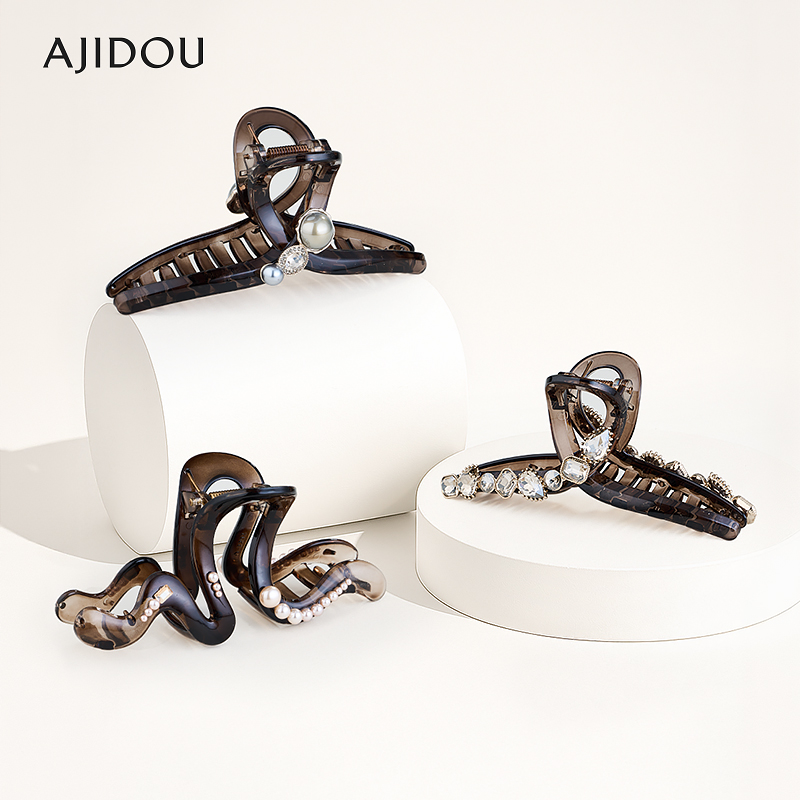 AJIDOU阿吉豆Π抓夹发饰咖色发夹