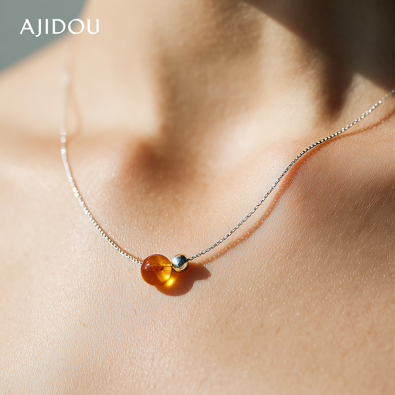 AJIDOU阿吉豆花珀胶囊系列时尚项链