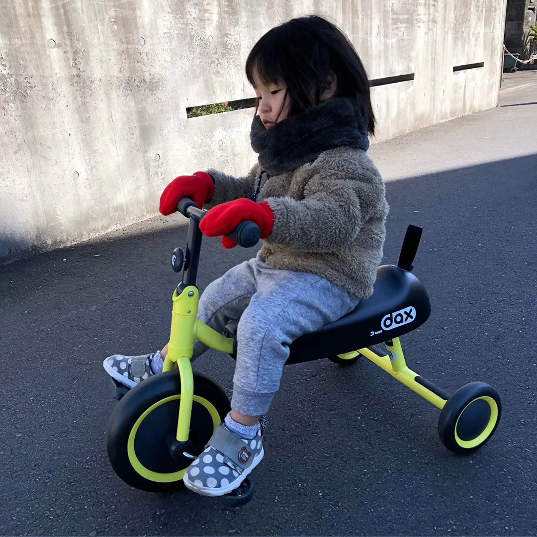 日本儿童三轮车可折叠2-5岁小孩脚踏车宝宝玩具简约滑行车男女孩