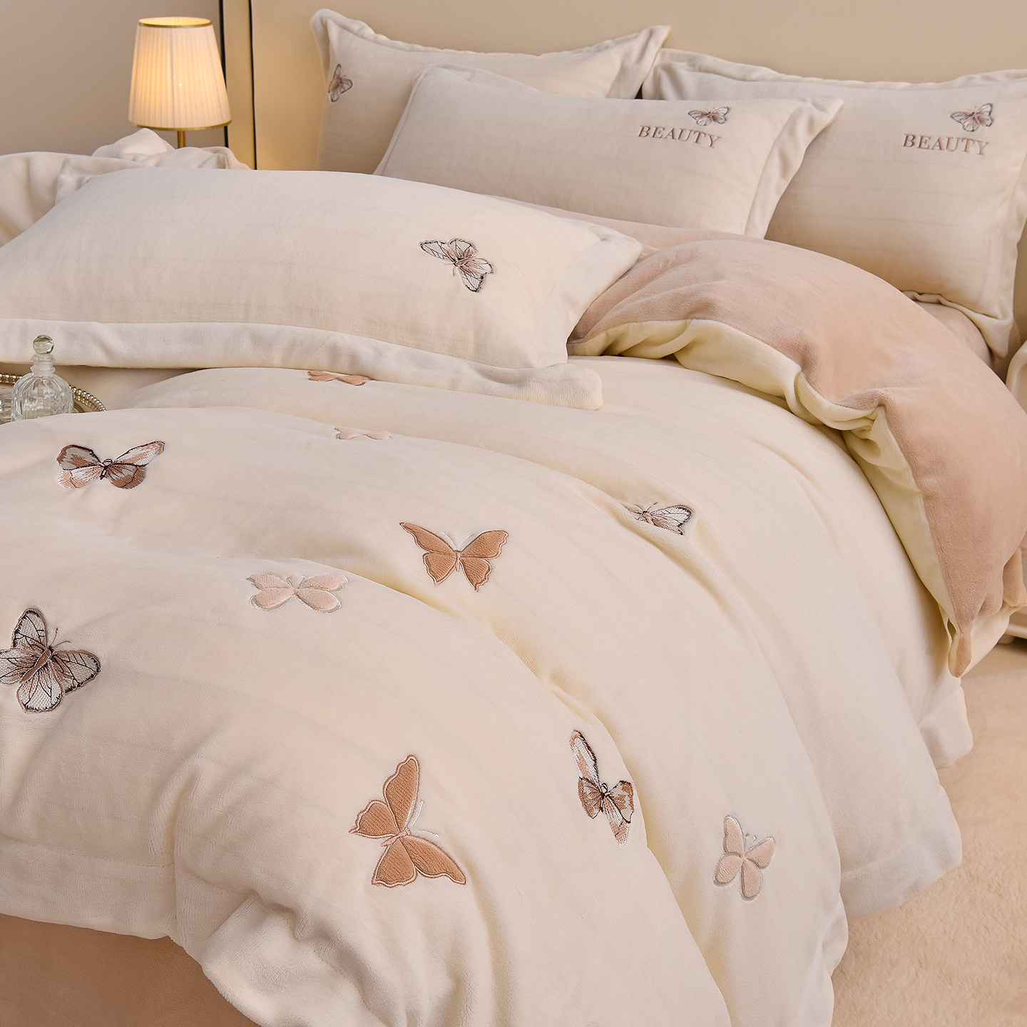 冬日四件套牛奶绒加厚保暖法兰绒珊瑚绒床单被套床笠加绒床上用品