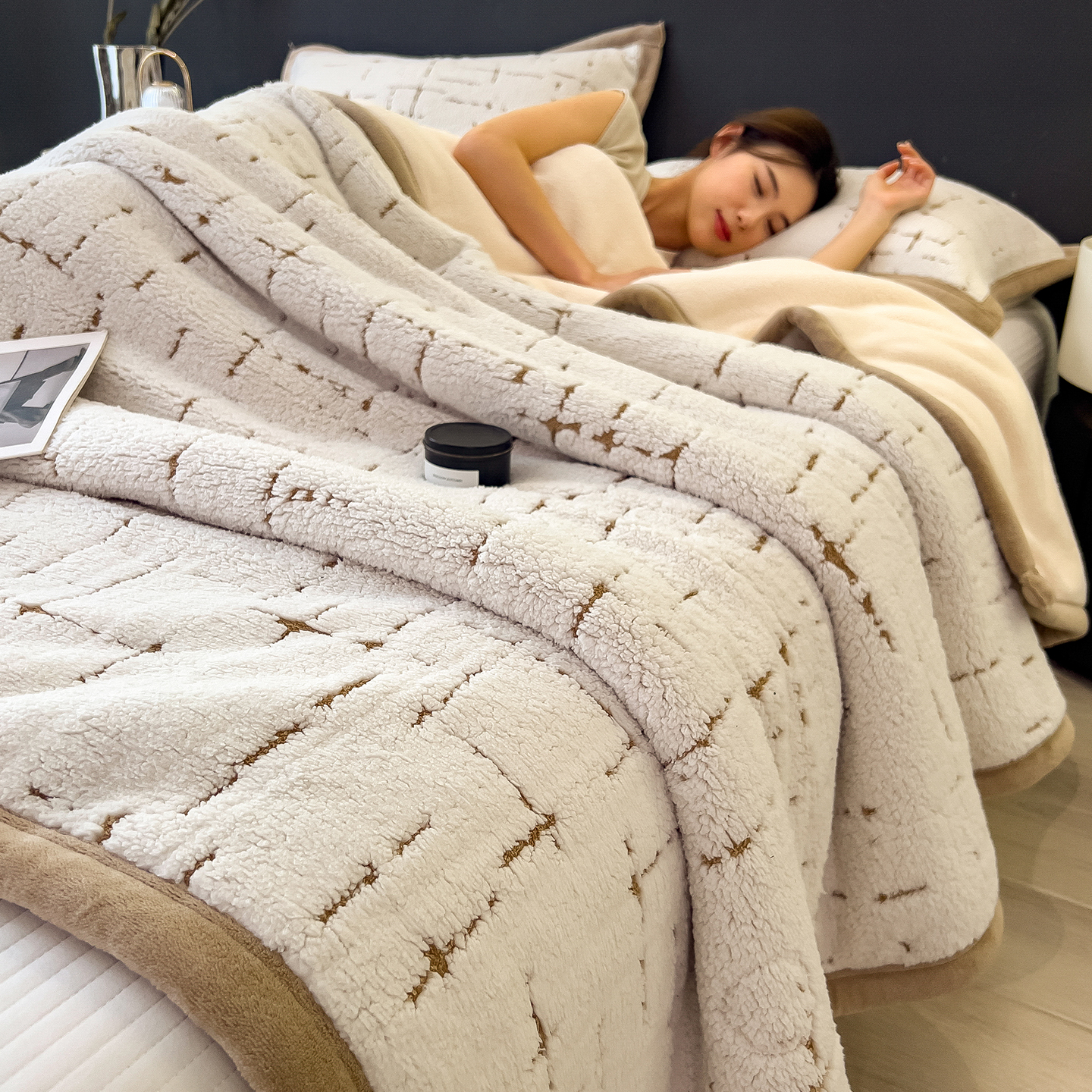 牛奶绒毛毯冬季加厚盖毯2025新款高档珊瑚绒办公室午睡毯子沙发毯