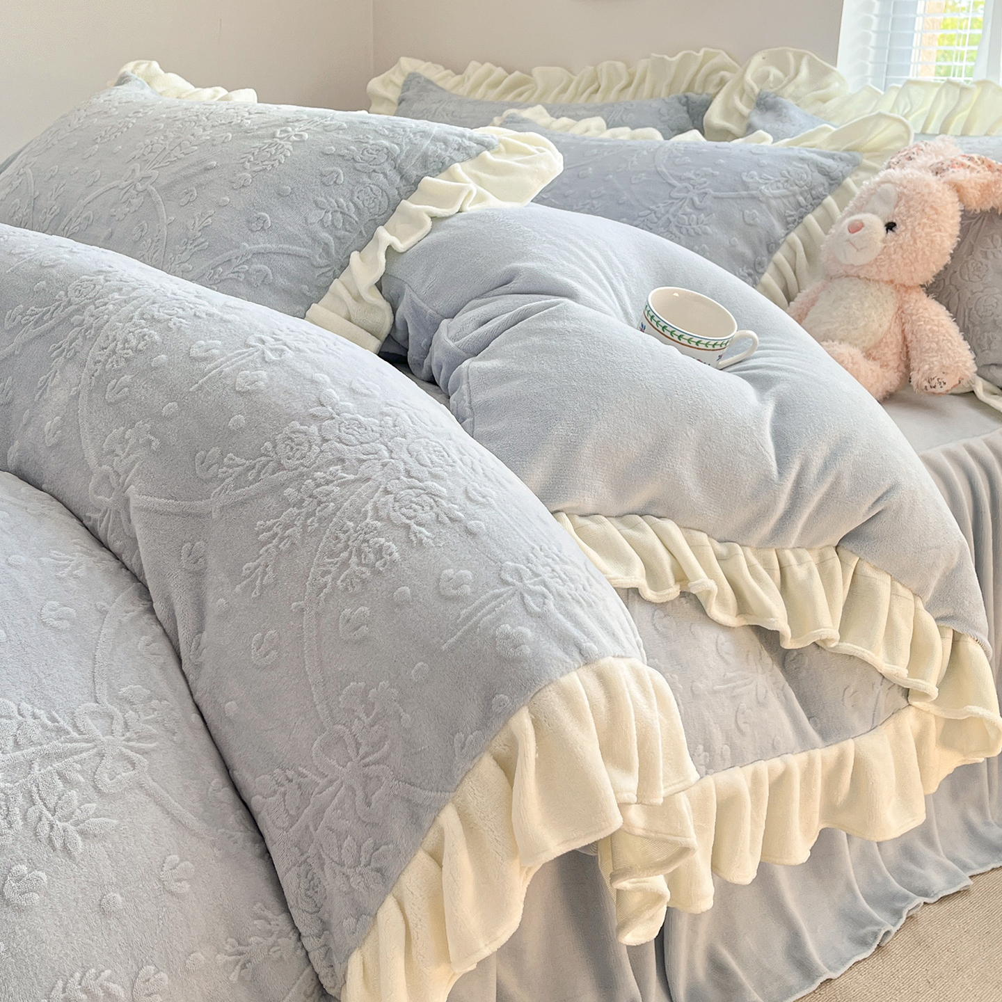 冬季雕花牛奶绒床上四件套珊瑚绒