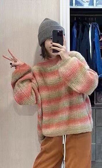 秋冬新款韩版宽松慵懒风圆领套头毛衣女渐变色条纹针织衫上衣