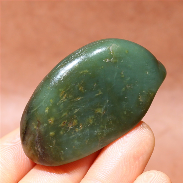 32克真皮青玉籽料原石手把件新疆和田玉独籽雕工作料天然玉石产地