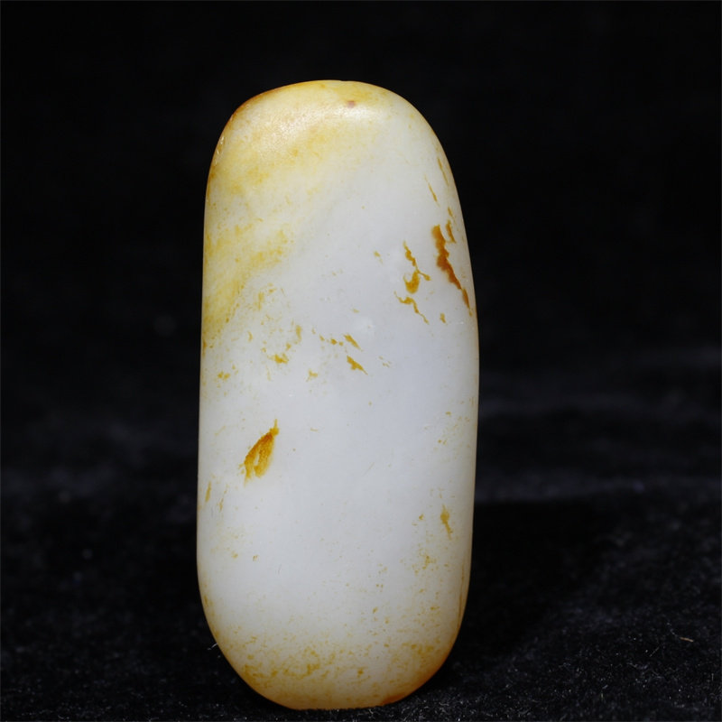 新疆和田玉秋梨皮白玉修型手把件