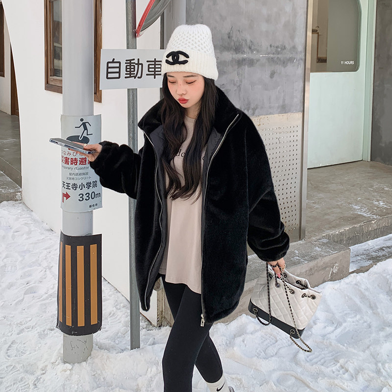 訾文静宽松獭兔毛中长款