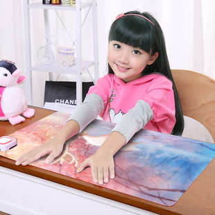 冬季办公室取暖神器桌面电脑台式暖桌垫发热鼠标加热写字保暖手女