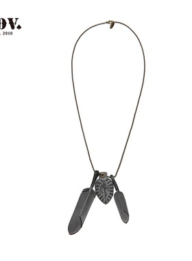 JDV饰品【旷野之息】复古做旧羽毛盾牌项链春季新品SANA818