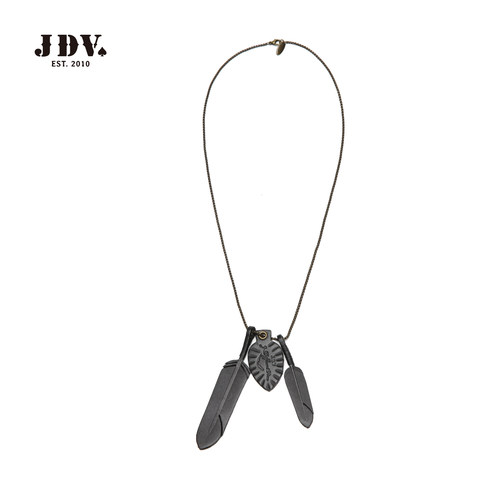 JDV饰品复古做旧羽毛盾牌项链