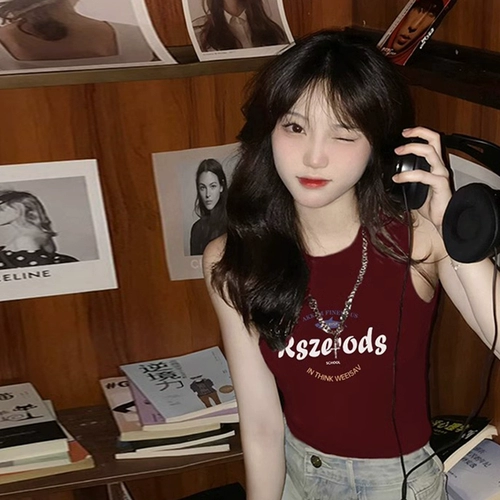 Бордовый летний топ с чашечками, футболка без рукавов, в американском стиле, по фигуре, облегающий крой