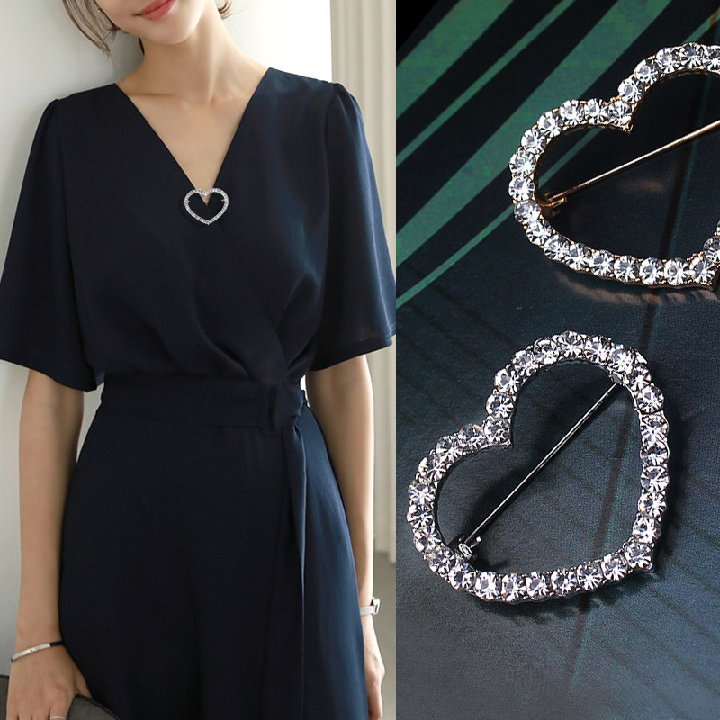 奢华圆形水钻胸针高档女精致别针防走光扣小众领口毛衣服胸花配饰