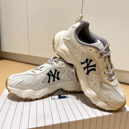 MLB 纽约洋基队 时尚老爹鞋 男女同款 象牙白色 3ASHC055N-50IVS