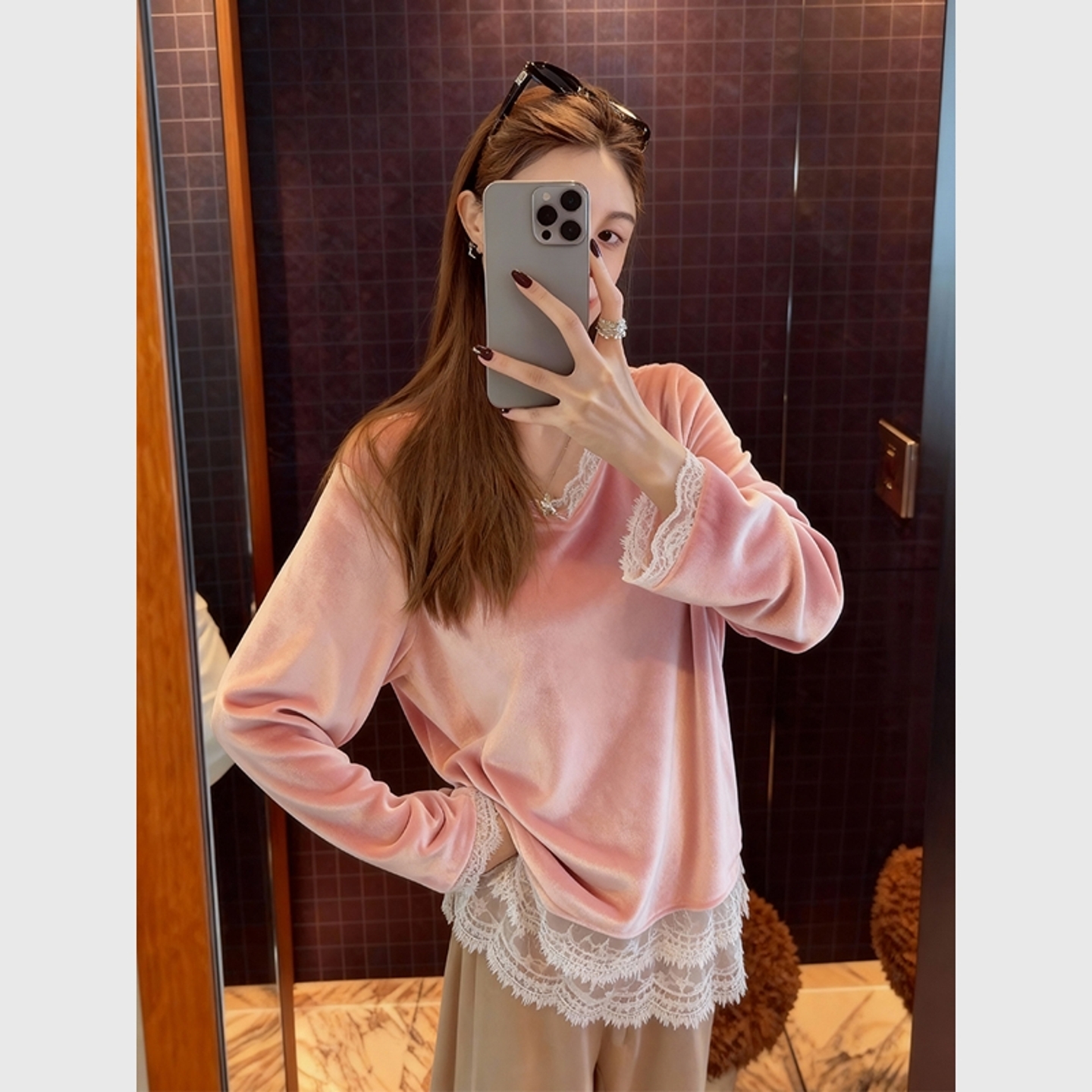 蕾丝领拼接粉色丝绒衬衫上衣女