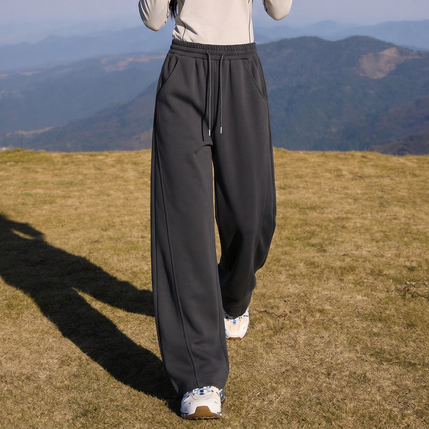 班尼路窄版香蕉弯刀裤女2026秋季新款直筒卫裤小个子垂感阔腿裤H