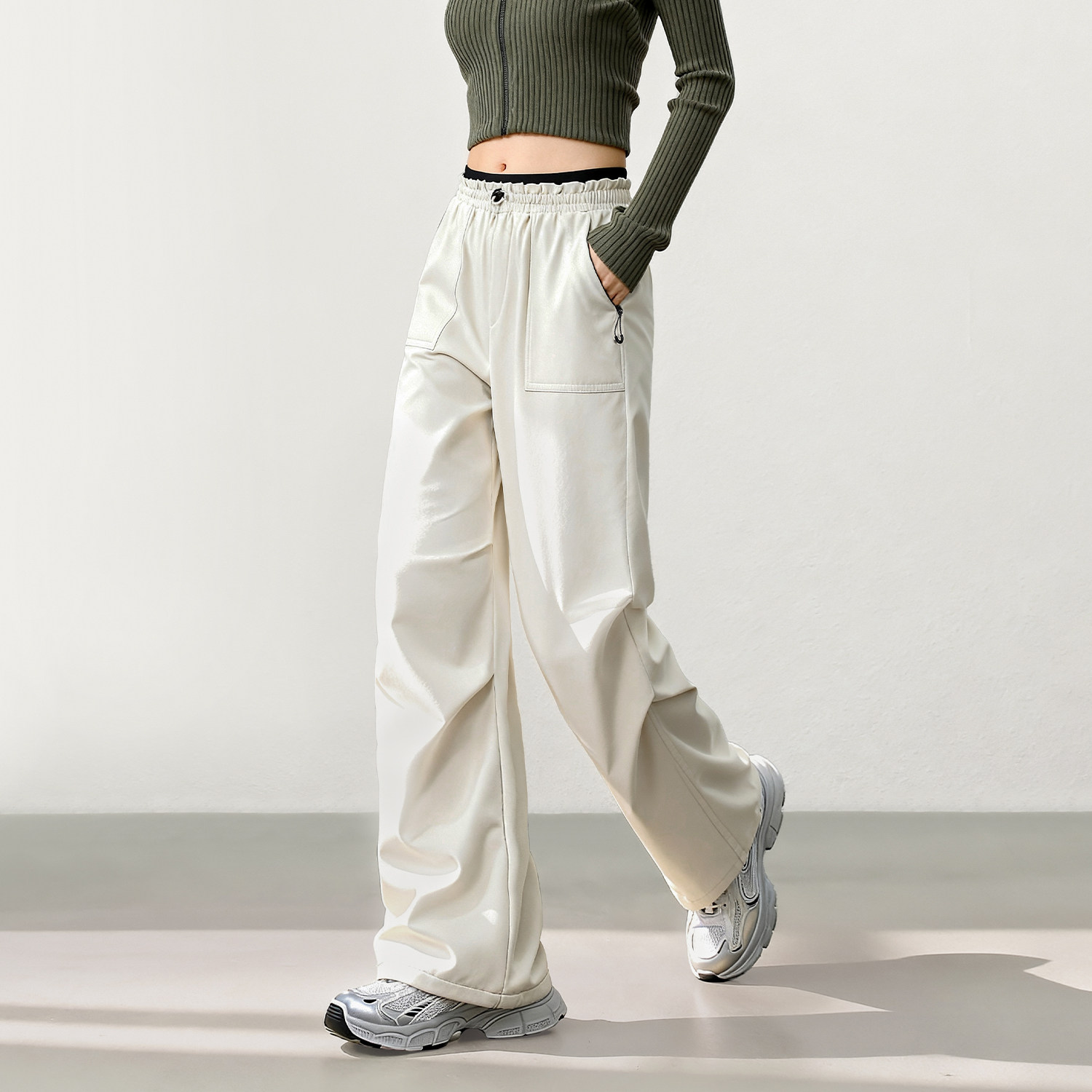 班尼路户外软壳登山工装裤女款秋冬新款宽松休闲防水防风阔腿裤Q