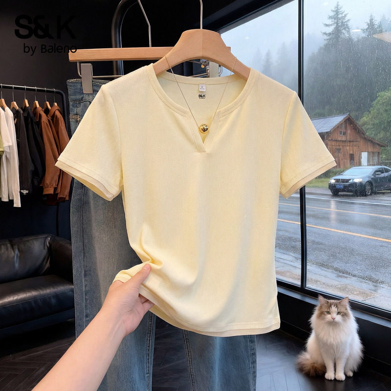 班尼路S&K鹅黄v领正肩短袖t恤女夏季2026新款修身显瘦的掐腰上衣H