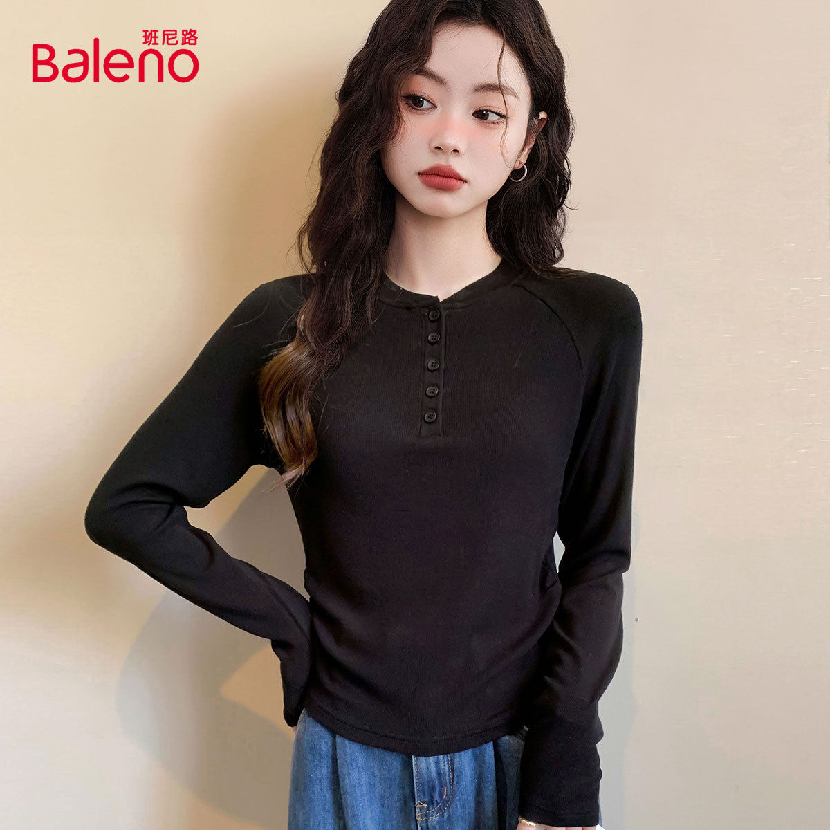 �ۻ��㣺��ɫ S ����·�＾�¿�뿪��Ŧ�۳���T��Ů΢�������������ʴ������J 50Ԫ