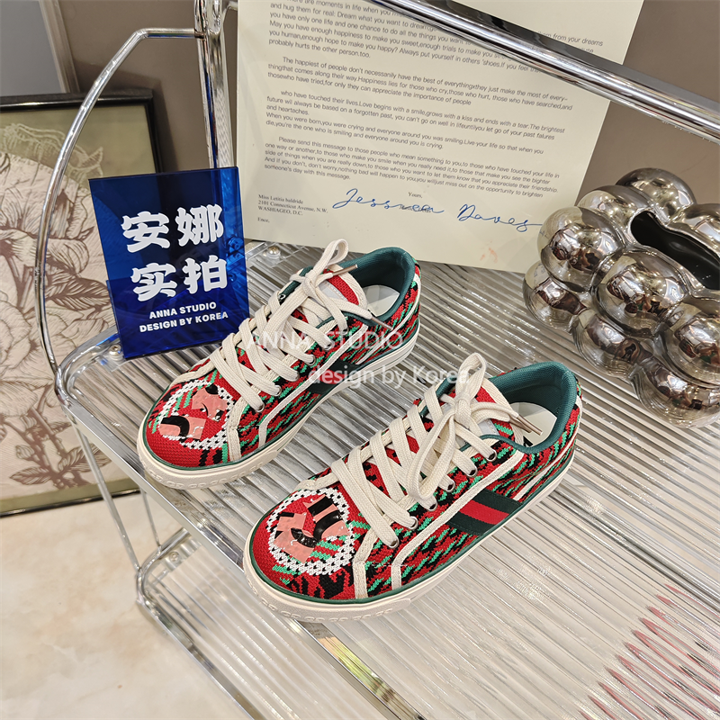 百搭潮流复古刺绣设计感运动板鞋