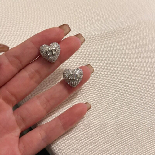 甜酷满钻精致爱心CD耳钉女小众设计简约高级感轻奢桃心耳饰品耳环