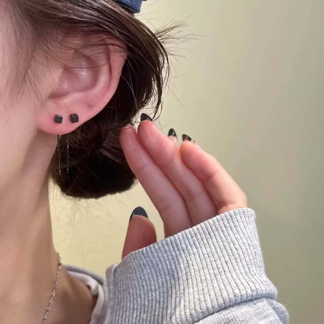 方块耳线2024新款耳环养耳洞耳钉女款耳挂时尚气质高级感耳坠耳饰