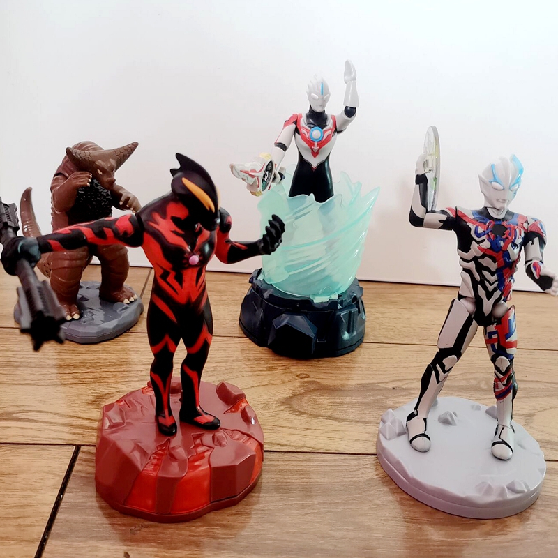 欧布赛罗迪迦哥莫拉怪兽KFC玩具