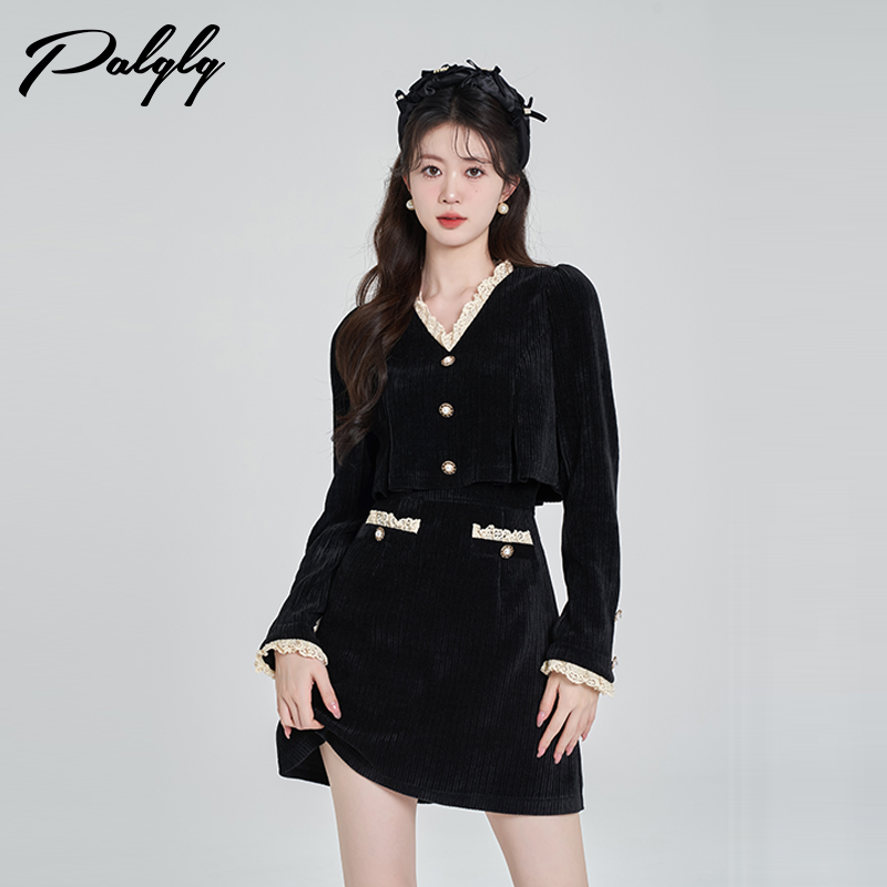 赫本风黑色收腰v领连衣裙女冬