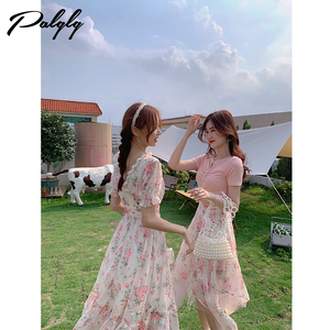 2022新款夏季裙子V领海边度假小清新碎花收腰显瘦桔梗连衣裙女