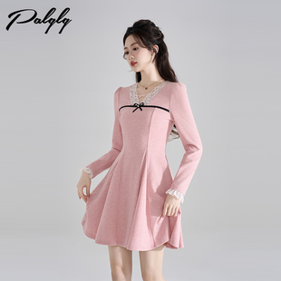 法式 小香风收腰显瘦打底a字裙子 拼接蕾丝v领粉色针织连衣裙女春装